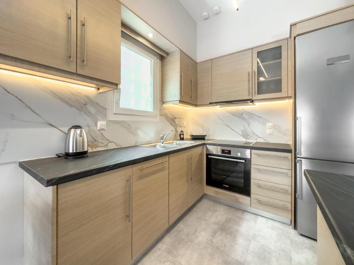 Phaedrus Living Center Geraniou Apartment
